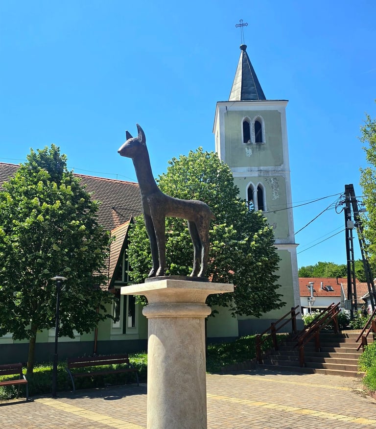 Pomnik sarenki - zabawki, historyczny symbol Hévíz