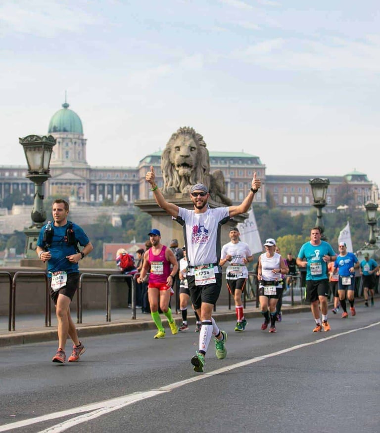 Maraton w Budapeszcie i Zamek Królewski w tle