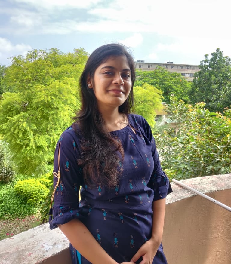 Dr. Niyati Varshney – Expert Prosthodontist in Digital Dentistry and Implantology