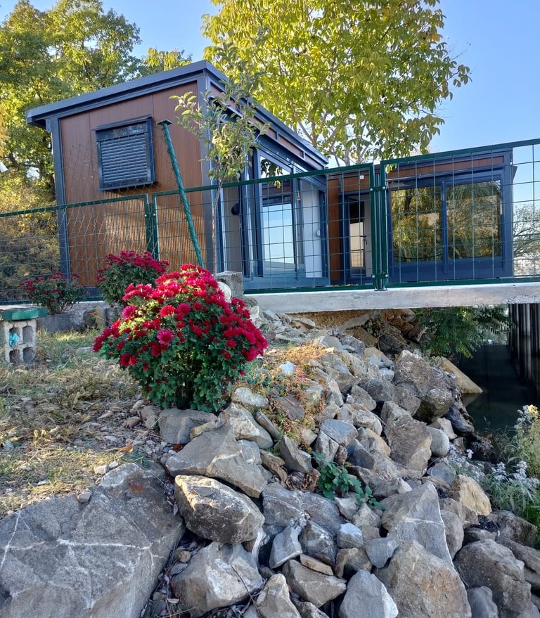 drvo dekor kontejneri za stanovanje sa antracit alu stolarijom