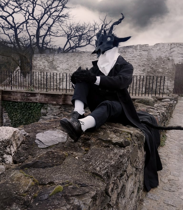 Cosplay: Doktor aus Totsukuni No Shoujo (Siúil, a Rún) | Vladdi Cosplay