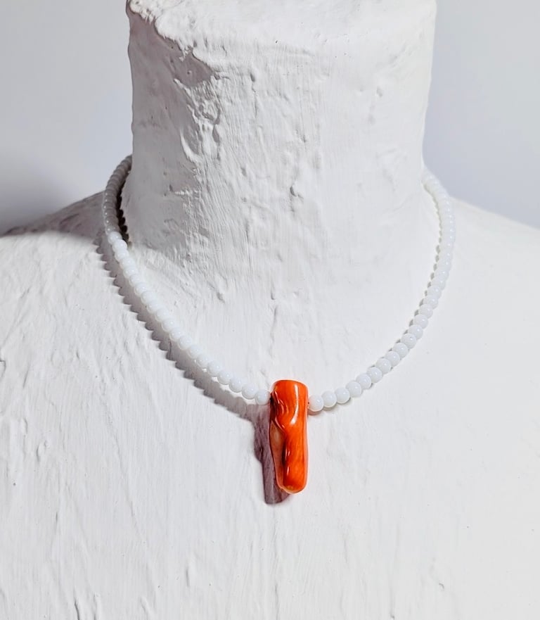 collana-piccola-naty-con-corallo-naturale-collana-fashion-lover-Agata-bianca