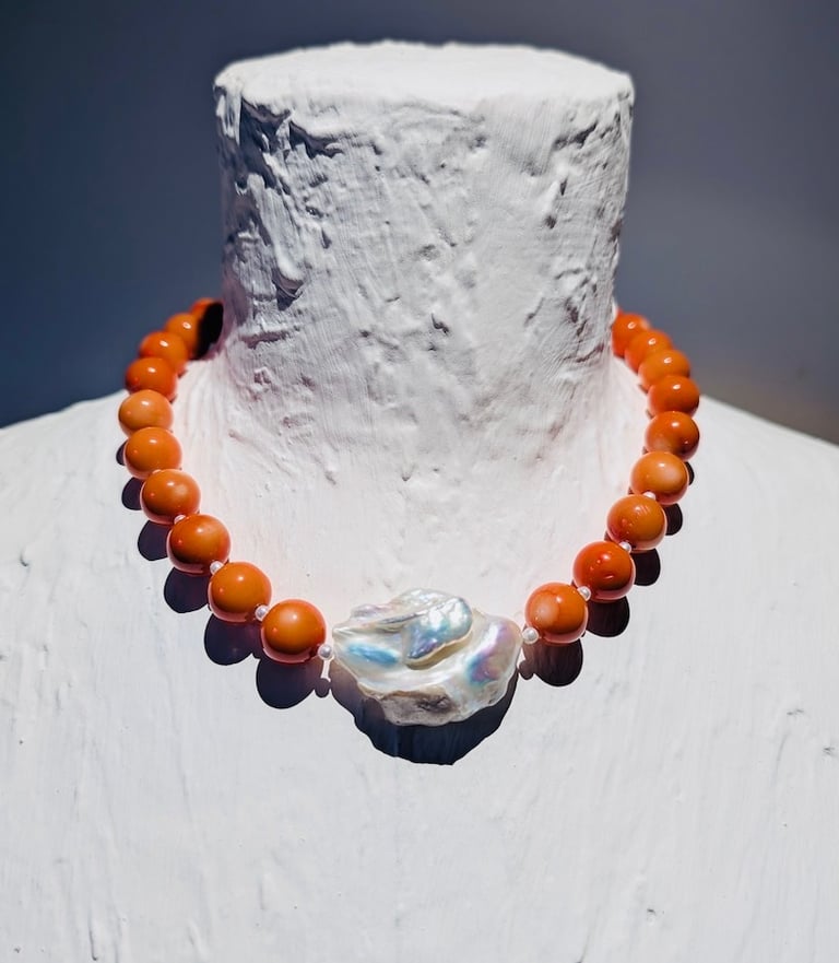 etoile-necklace-with-giant-scaramazza-pearl-coral