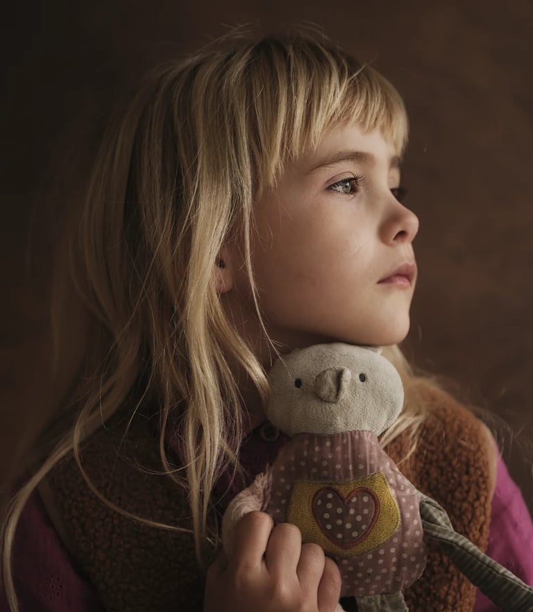 portret meisje met knuffel