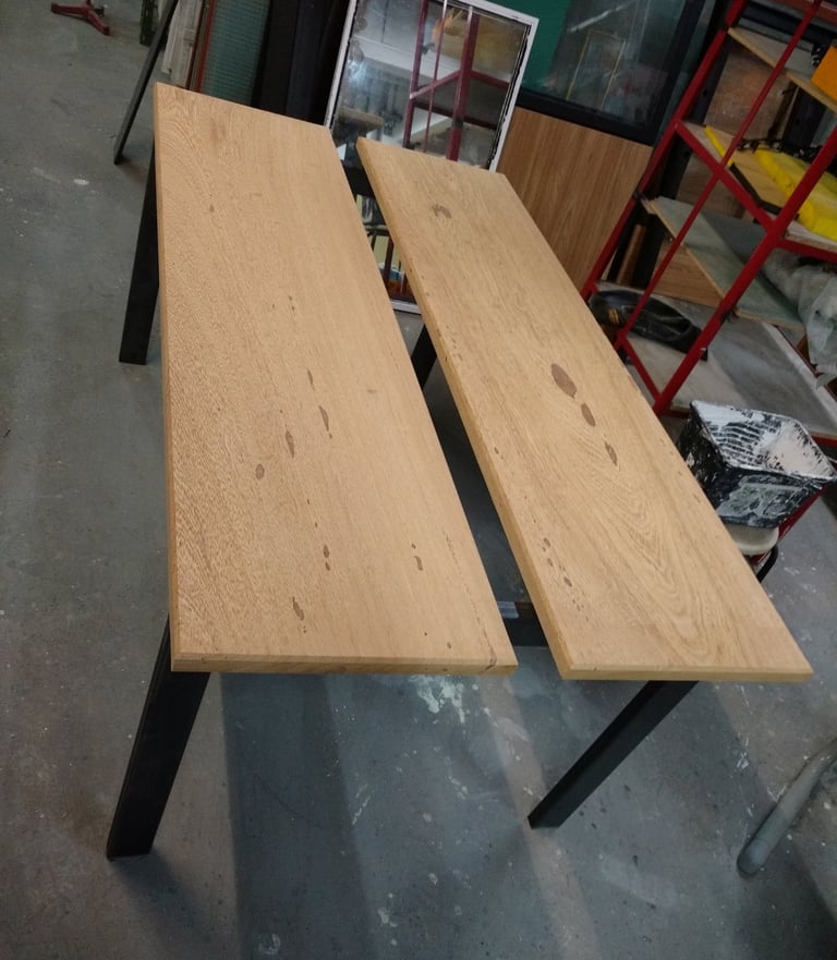 Pré montagem de mesas da sala maker