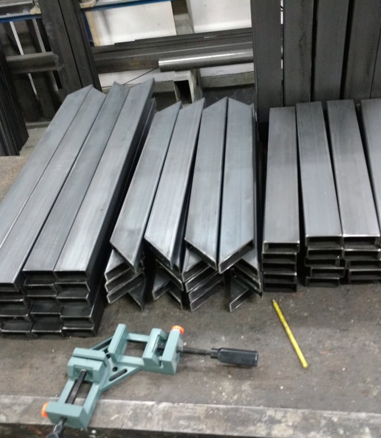 Partes de metal cortada