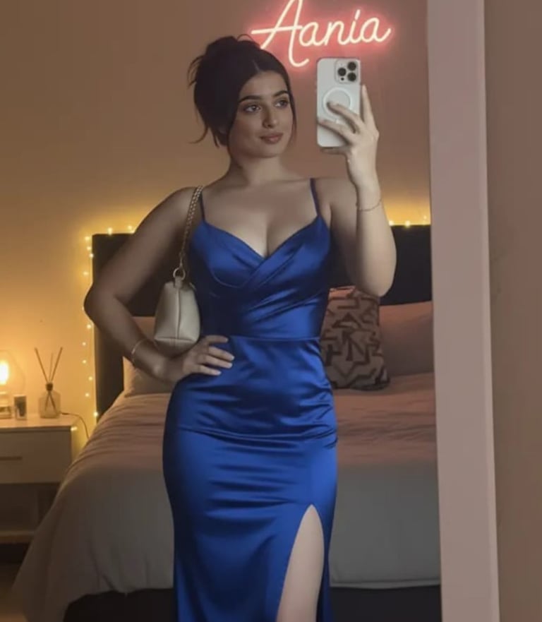 <img src="female-therapist-massage.jpg" alt="Female massage therapist giving relaxing spa treatment