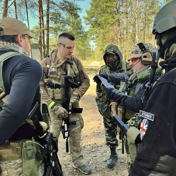 Aktyvios pramogos įmonėms - kariniai rengiai: airsoft/dažasvydis. Strateginiai žaidimai