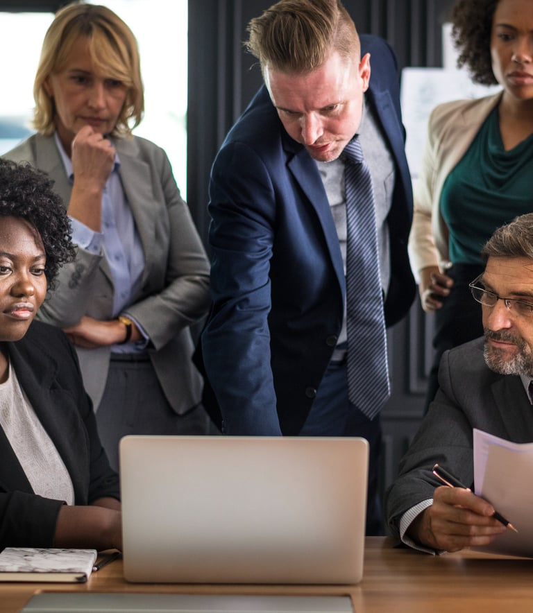 Séance de sophrologie en entreprise pour le bien-être au travail.