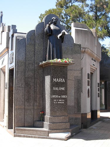 La tumba de la Madre María, en el Cementerio de la Chacarita