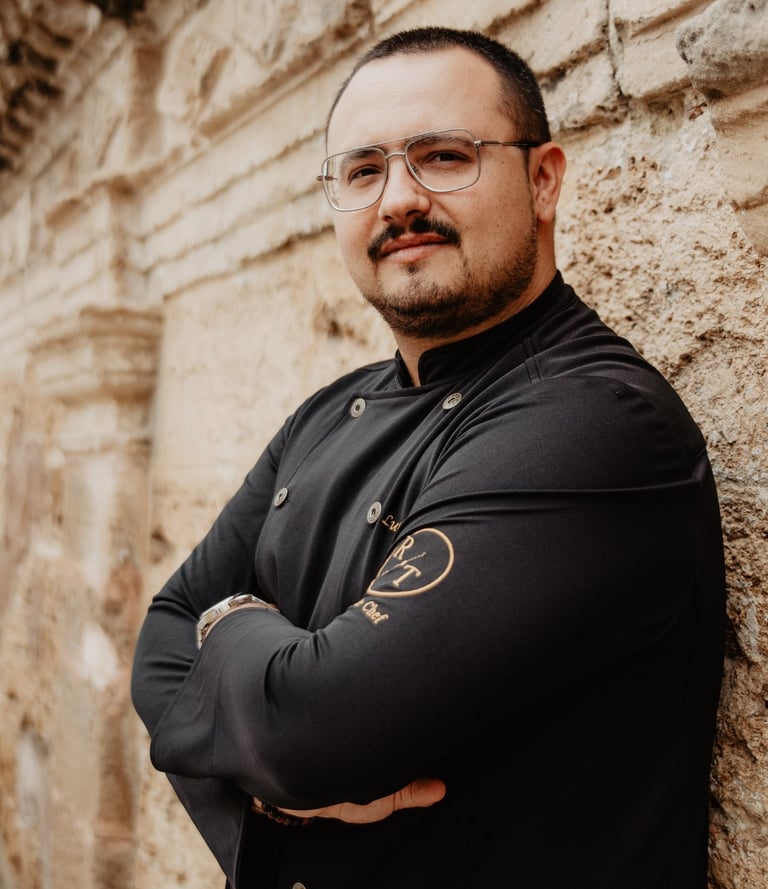 Chef privado durante una jornada de trabajo en cocina