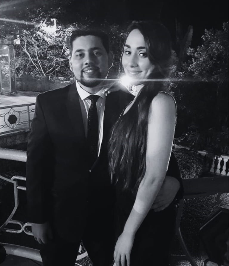 Foto do casal de advogados sócios do escritório