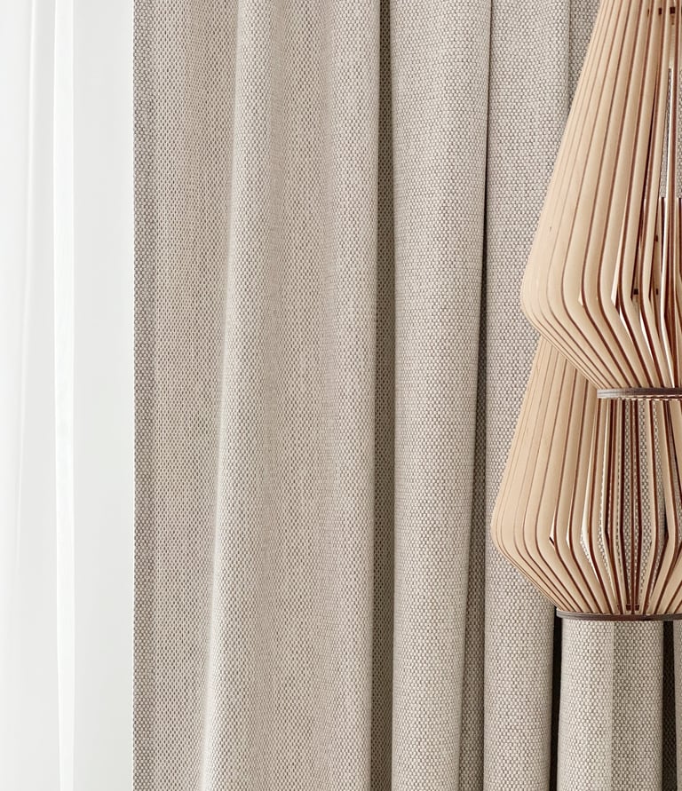 dizainerės konsultacija stilingam užuolaidų pasirinkimui