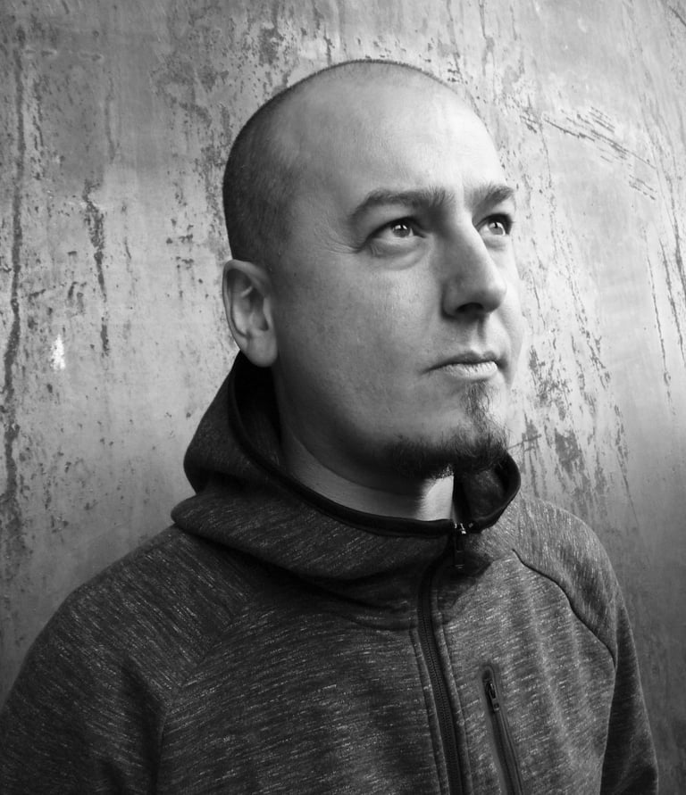 Portrait John Cornu Artiste Art contemporain