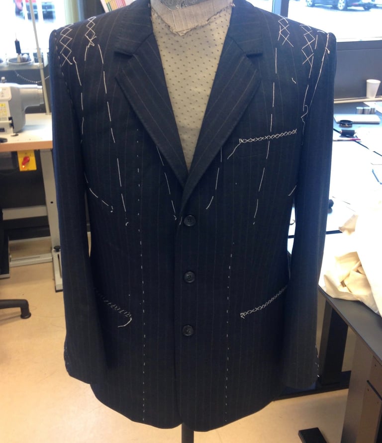 Skræddersyet herre habit i stribet uld