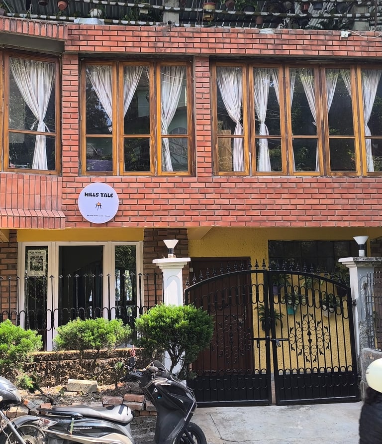 Front exterior view of Hills Tale Backpackers Hostel