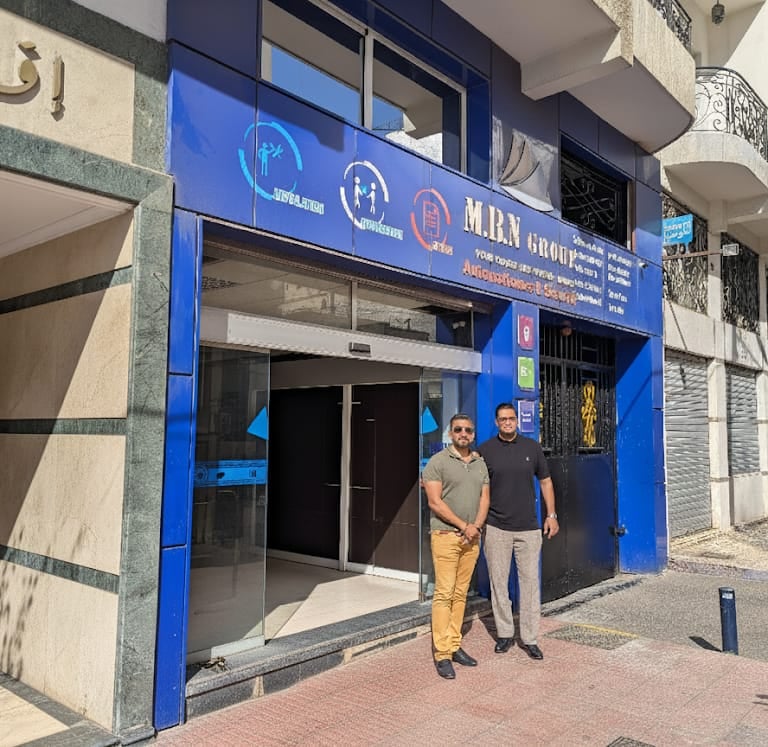 verre LED transparent vitrine vitrine magasin avec LED glass écran LED glass sur vitrage film LED