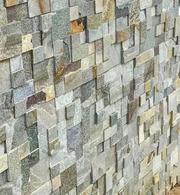 pedra carranca verde mosaico em tela instalado em parede interna e externa, rústico  elegante linda