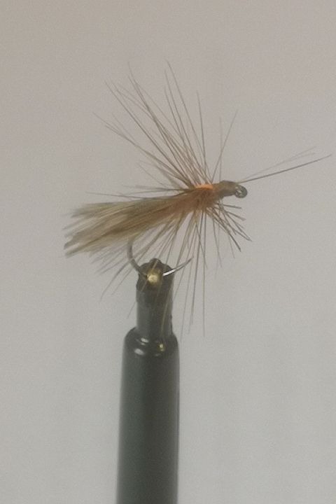 montage de mouches artificielles