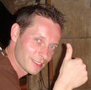 Tomasz from Leovan Removals with big smile