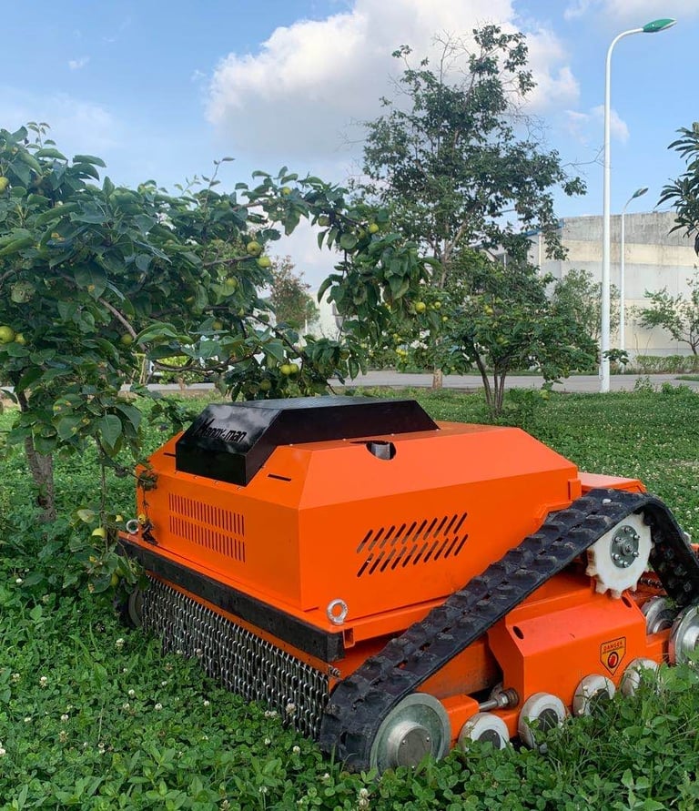 Handyman Tech remote control track mower for slope and brush cutting