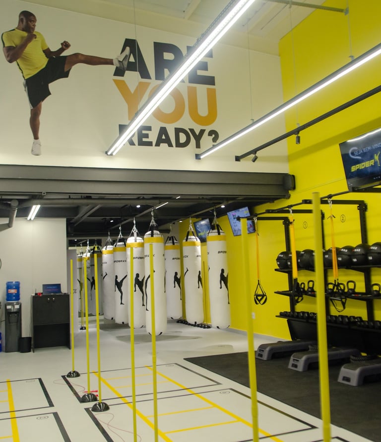 Foto de uma sala de academia força