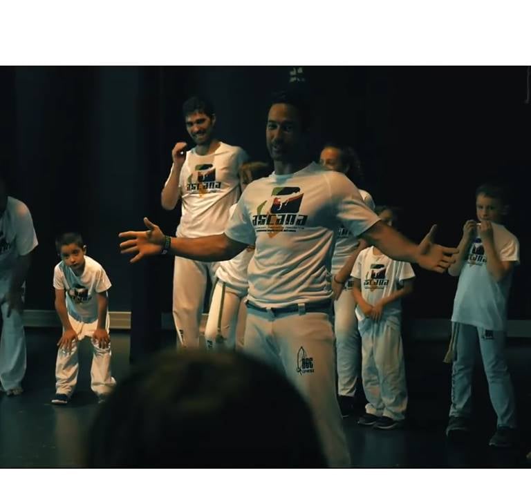 Aritz Garcia en un batizado de capoeira en pamplona
