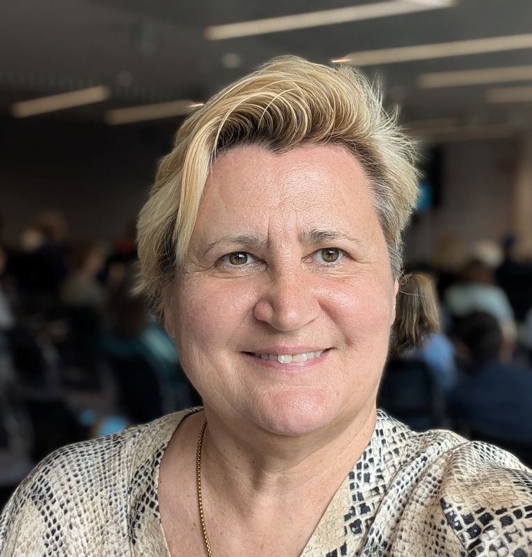 Mag. Natascha Ljubic, BSc ist Online Marketing- und KI-Expertin aus Wien