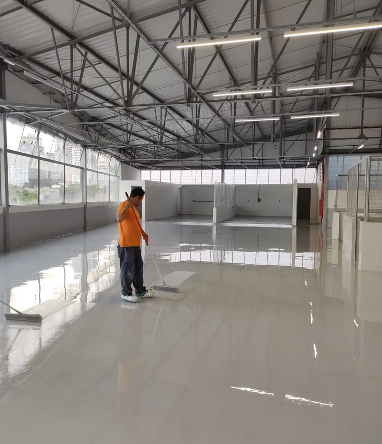 Aplicacao Piso epóxi de alta resistência