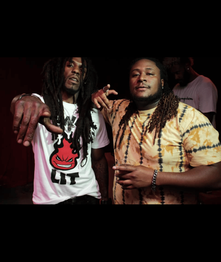 Mustafa Captain with fans selfie