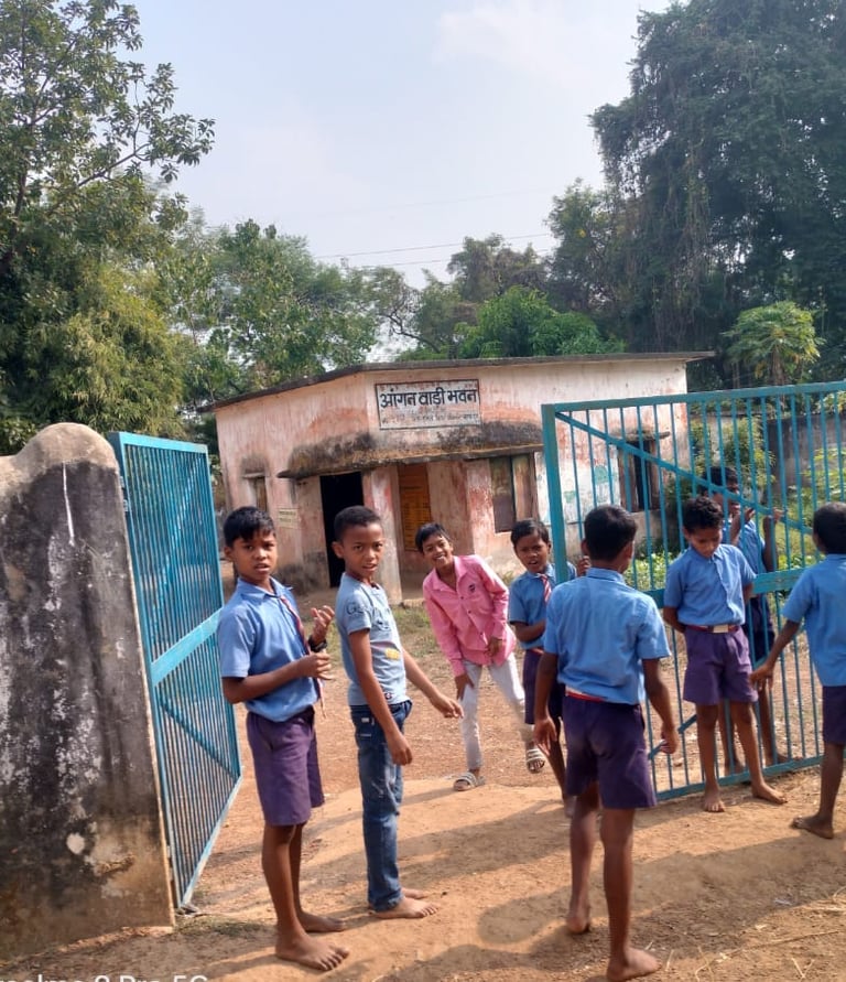 some students on the school gate