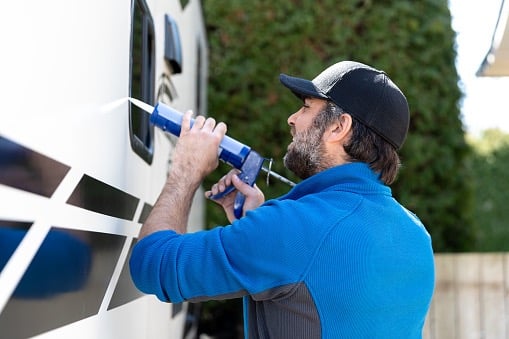 RVS AC repair Atlanta, travel trailer repair Atlanta, camper van mechanic, motorhome service Atlanta