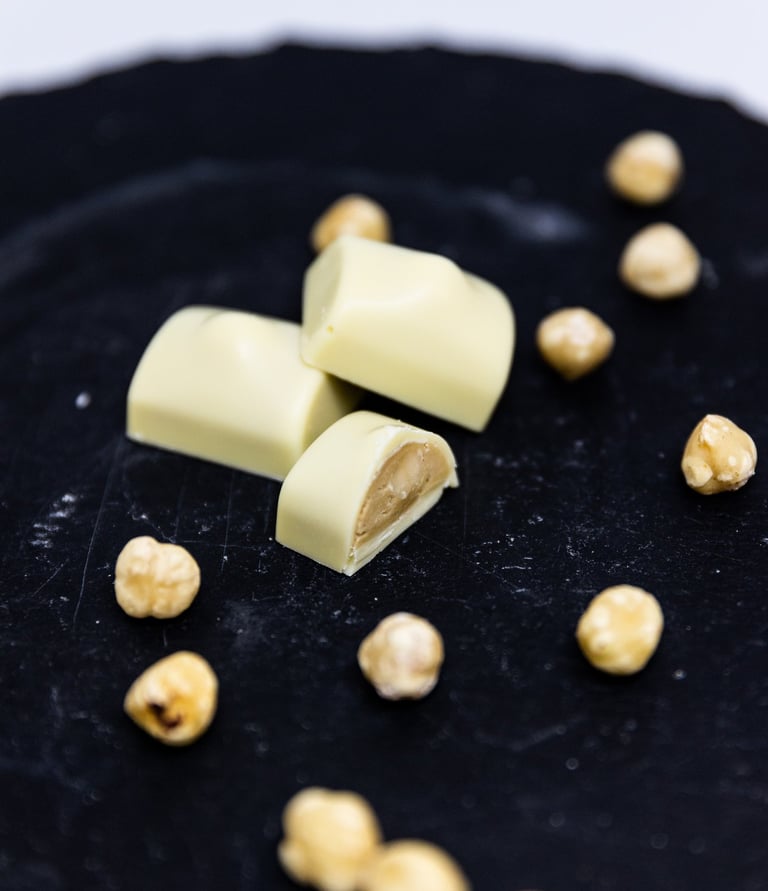 Witte chocolade op een schaaltje