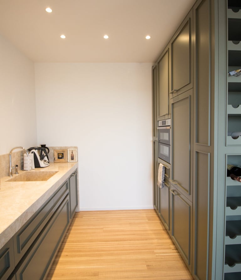 Giulia Sbrogiò | designer - Progettazione d'interni - progettazione su misura- boiserie- arredamento di design- cucina