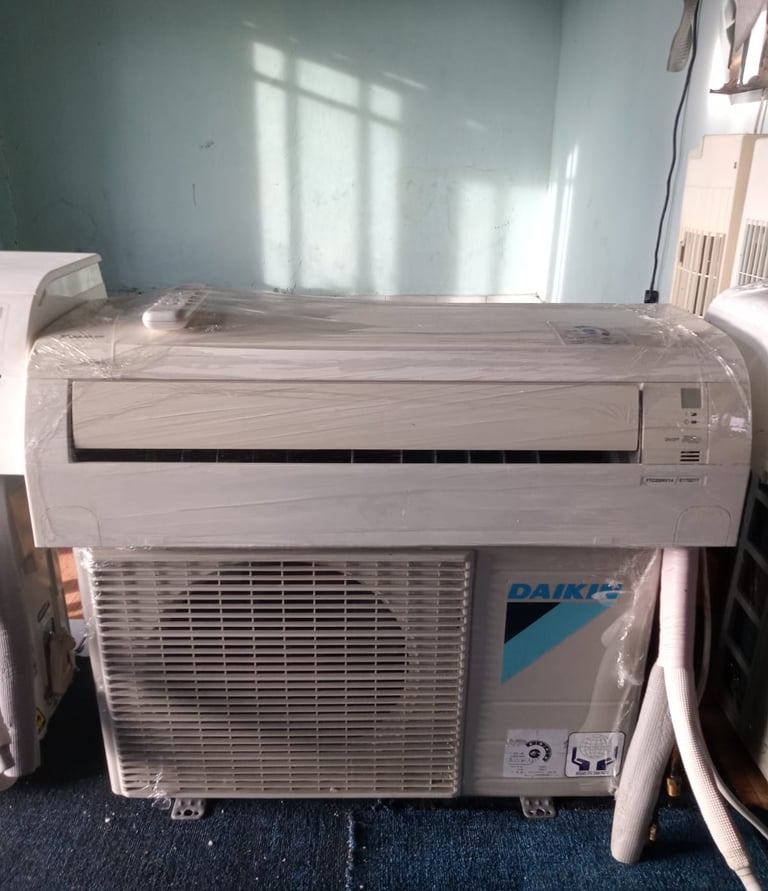 ual AC bekas DAIKIN lengkap indoor outdoor dan remote di Rahma Tia Aircond Yogyakarta