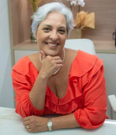 Dra. Carla Caldas - Neuropediatra - Clínica Lumité
