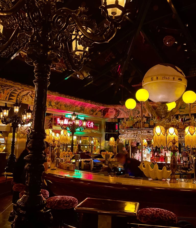 the lafayette hotel bar