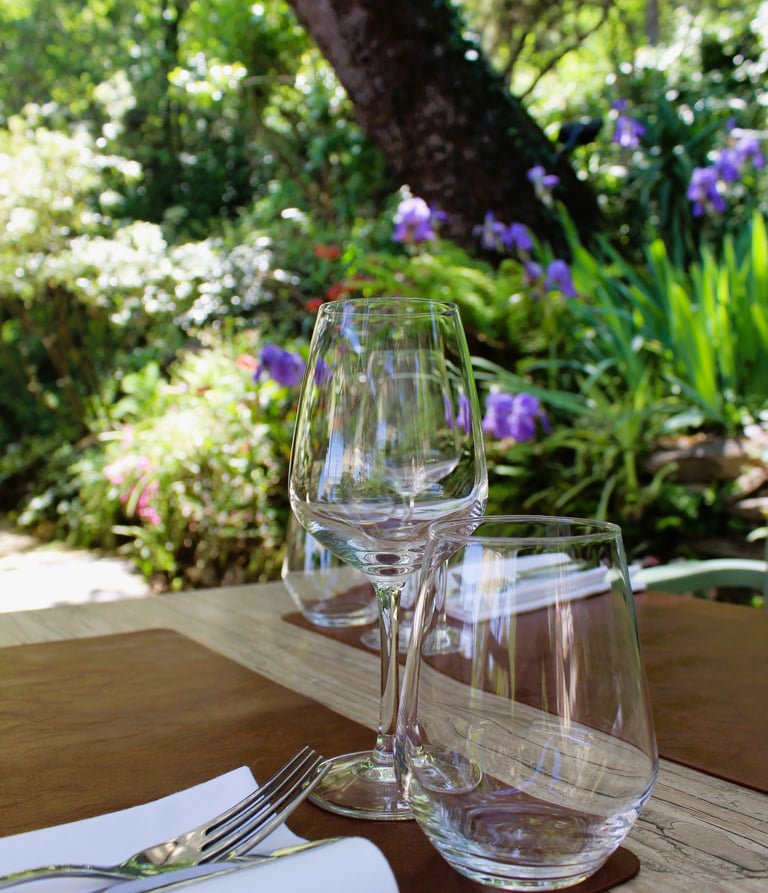 Restaurant azvec terrasse autpur de bastia, terrasse ombragée, cuisine traditionelle et de saison , 