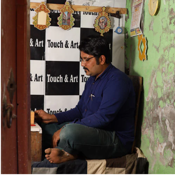 Usta artist practicing his master skills