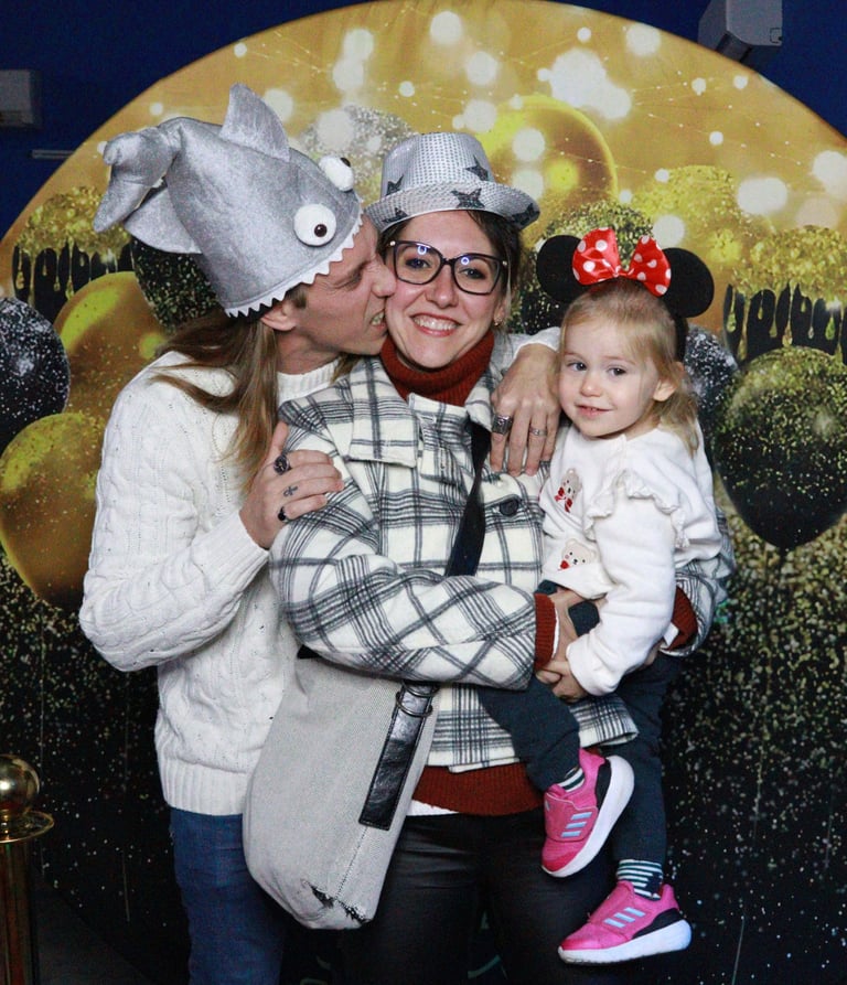 Fotomatón en eventos familiares con fotos divertidas para niños y adultos