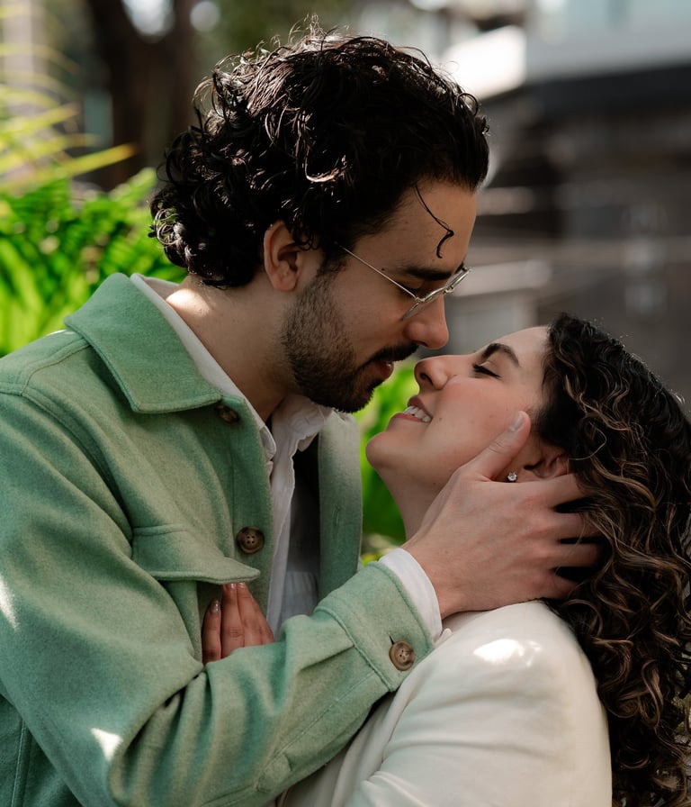 sesión pareja colonia roma cdmx, fotografo destino, fotografo cdmx, sesión pareja fuente cibeles en ciudad de méxico