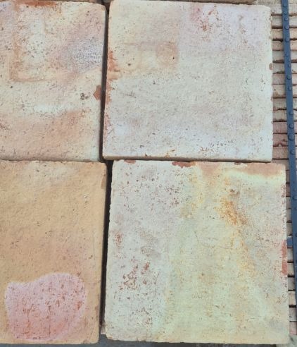 Tomettes-rosees clair-vieillies