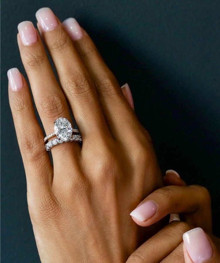 2 Carat Oval Diamond ring