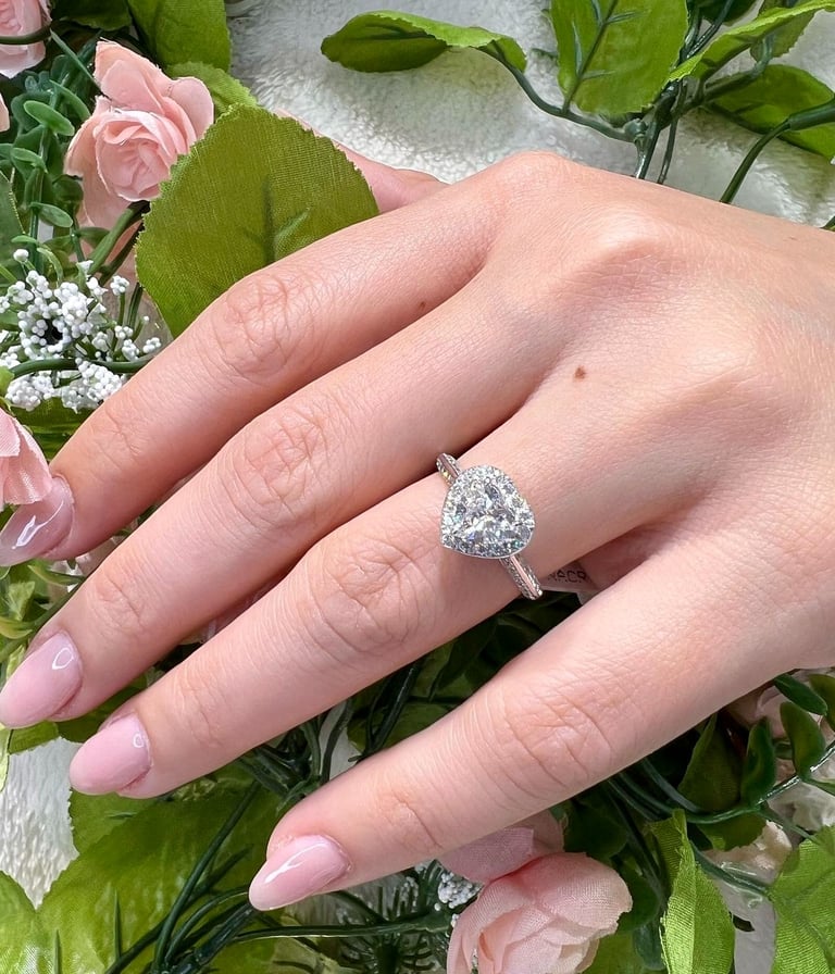 1 carat heart shaped diamond ring