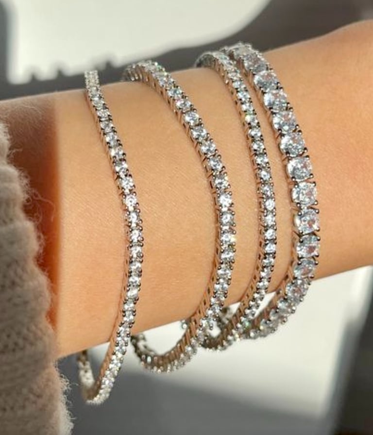 4.9 Carat diamond tennis bracelet
