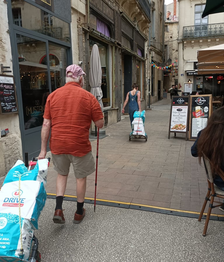 Past pavement cafés