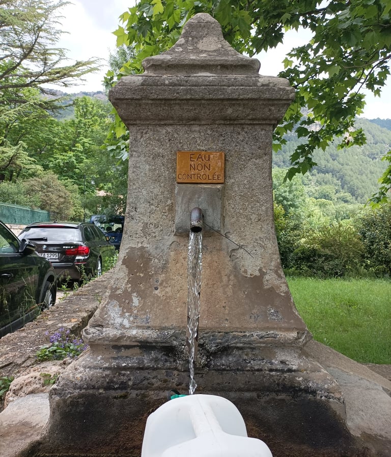 The fontaine at Gourgas