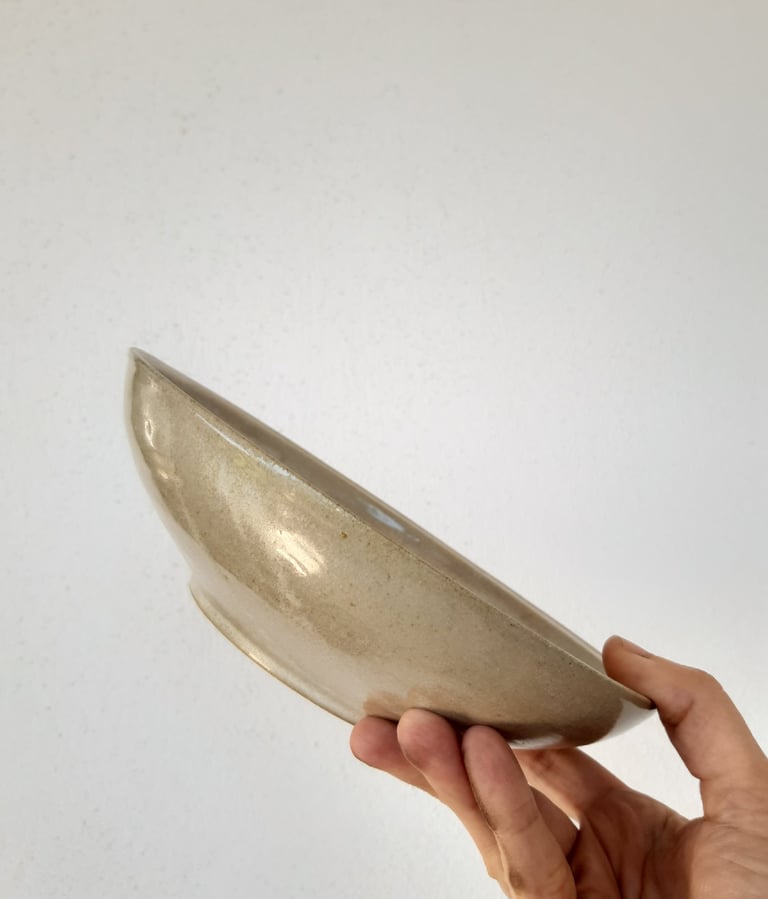 assiette creuse en grès