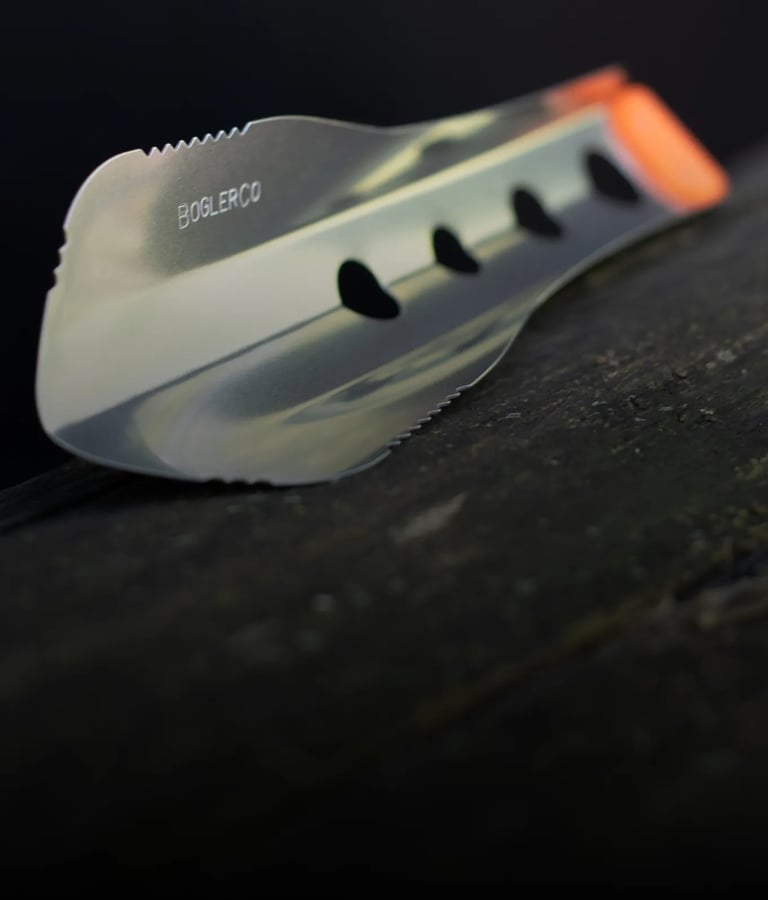 boglerco trowel at angle on log