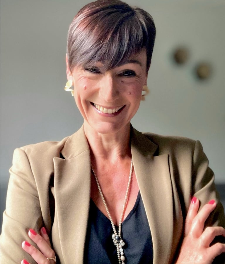 Dorothée David Image Consultant business women short hair confident